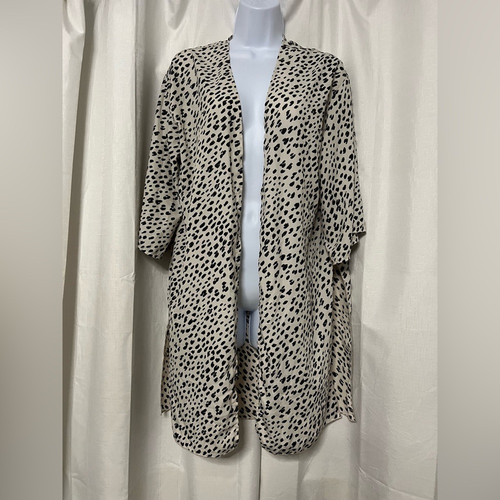 Betsey’s Boutique Shop Women’s Lightweight Cardigan Size Small